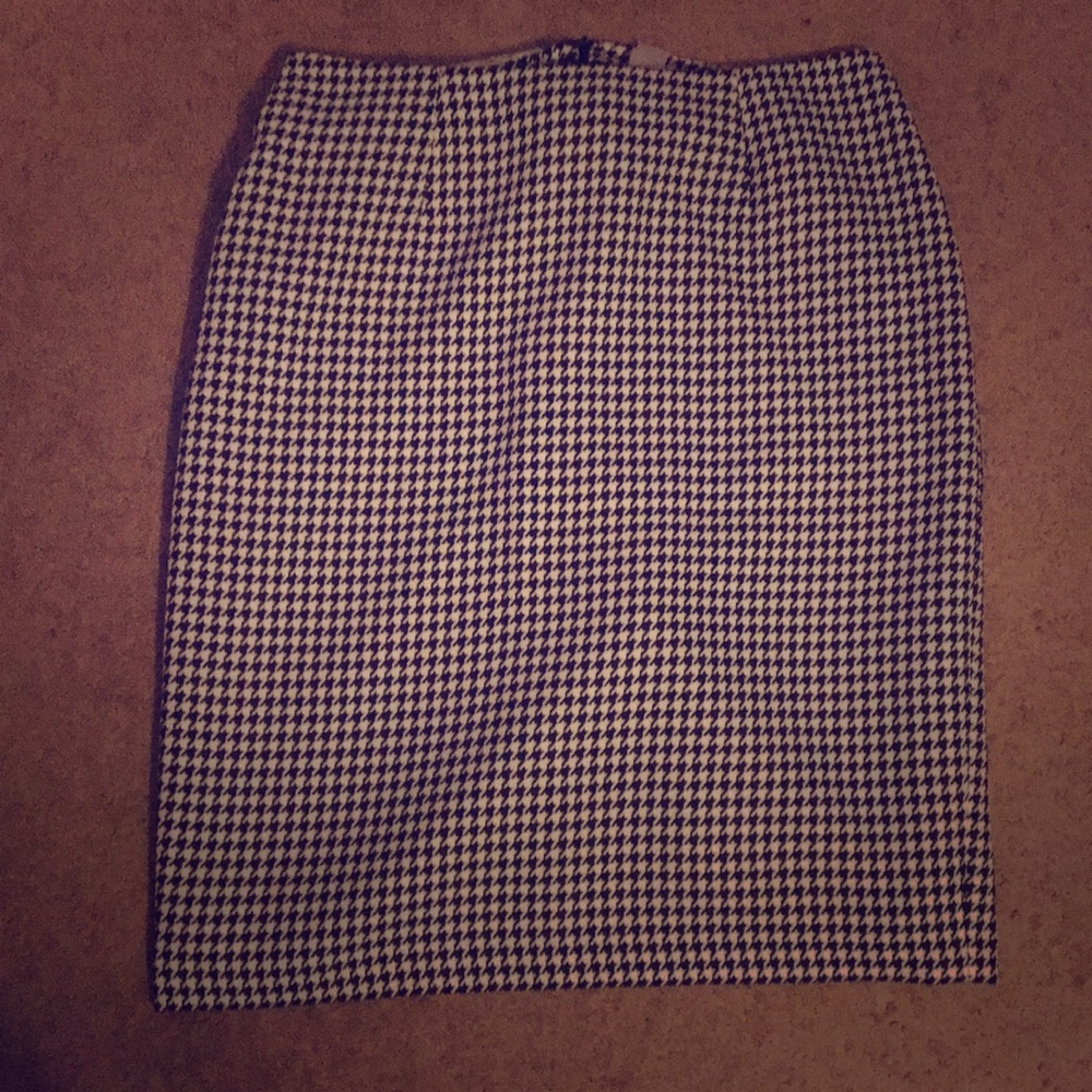 Jones Studio Lined Black and White Skirt 16W